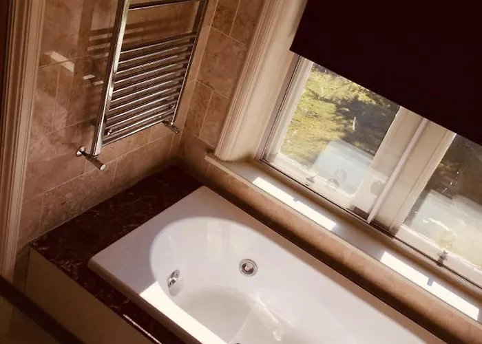 Brass Castle Bed & Breakfast 4*